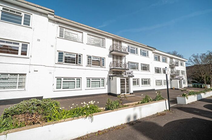 2 Bedroom Flat For Sale In Silverdale Road, Banister Park, Southampton, Hampshire, SO15