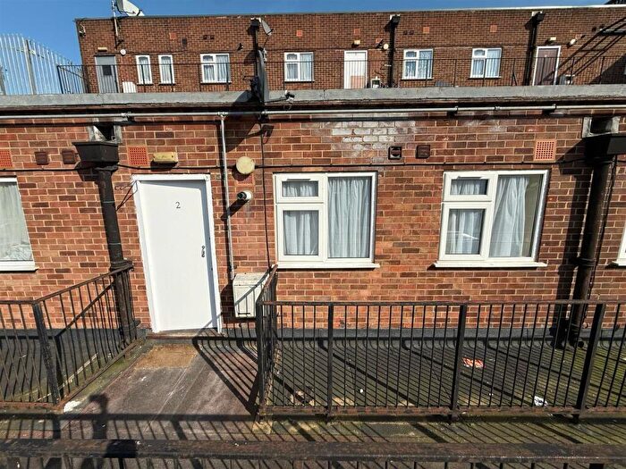 2 Bedroom Apartment To Rent In South Street, Romford, RM1