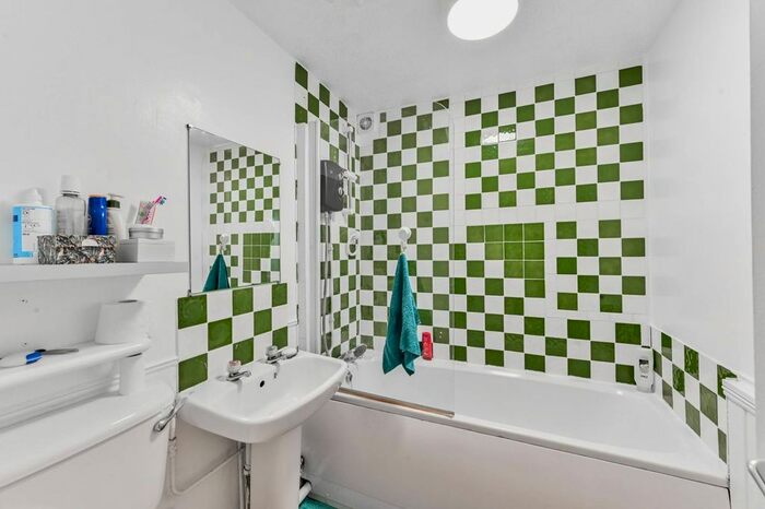 1 Bedroom Flat To Rent In , West Ham, London, E15