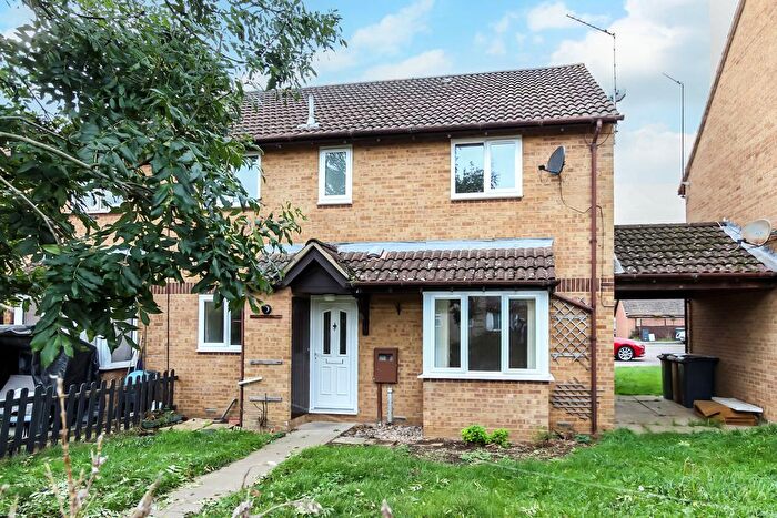 2 Bedroom End Terrace House For Sale In Senwick Drive, Wellingborough, NN8