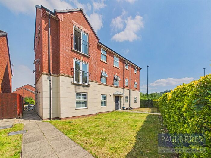 2 Bedroom Flat For Sale In Roseway Avenue, Cadishead, Manchester, M44