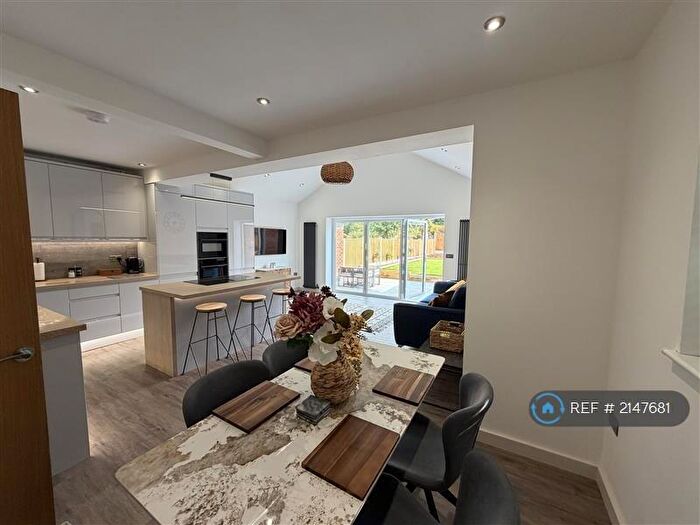 3 Bedroom Bungalow To Rent In Beech Close, Nottingham, NG12