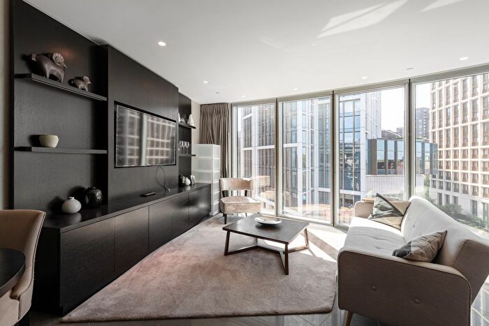 1 Bedroom Flat For Sale In St. George Wharf, London, SW8