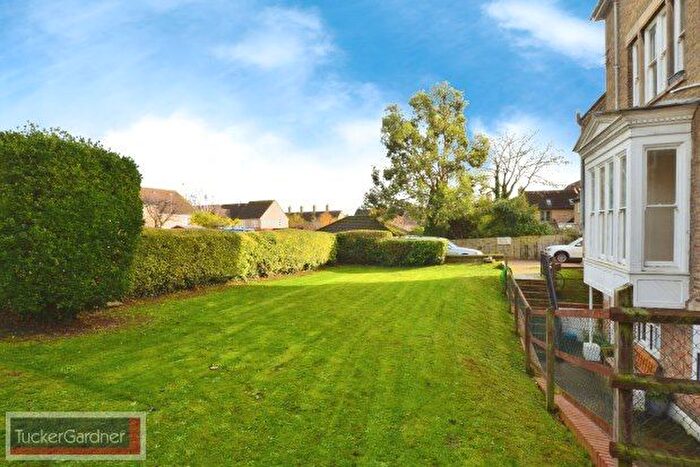 2 Bedroom Flat To Rent In Forehill, Ely, CB7