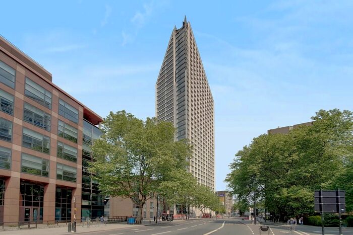 2 Bedroom Flat To Rent In Southwark Bridge Road, Elephant &amp; Castle, SE1