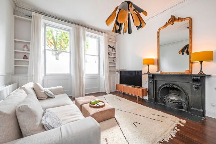 1 Bedroom Flat For Sale In Ladbroke Gardens, Notting Hill, W11