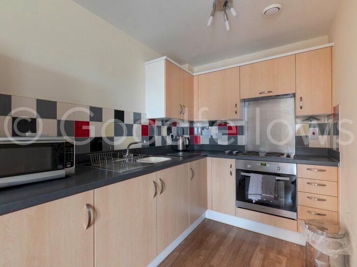 1 Bedroom Flat To Rent In Schoolgate Drive, Morden, SM4