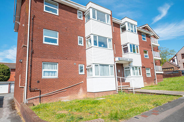 2 Bedroom Flat For Sale In East Lodge Park, Farlington, PO6