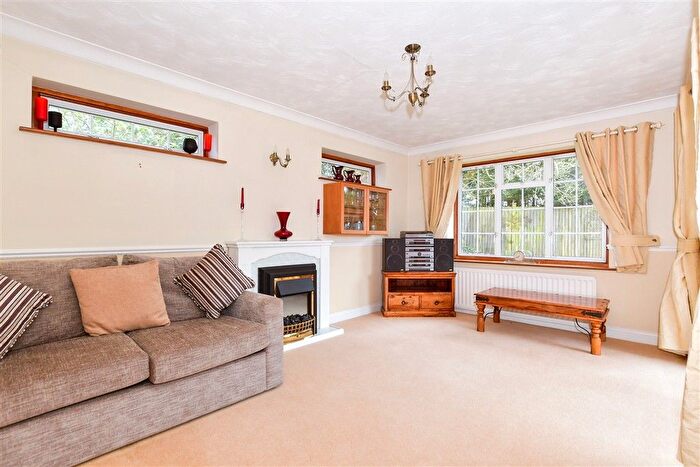 3 Bedroom Detached House For Sale In Dane Court, Coxheath, Maidstone, Kent, ME17