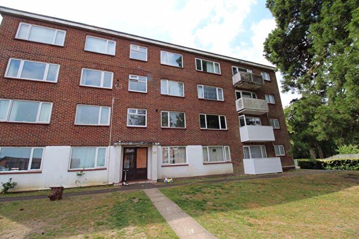 2 Bedroom Flat For Sale In West End Road, West End Park, SO18