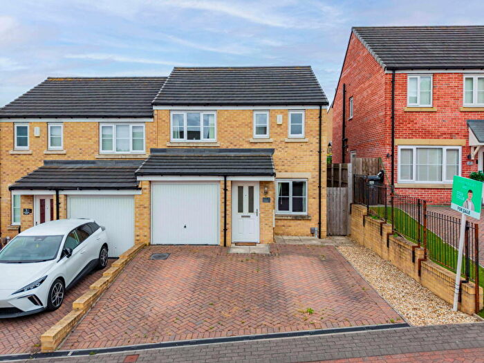 3 Bedroom Semi-Detached House For Sale In Mitchells Court, Wombwell, S73
