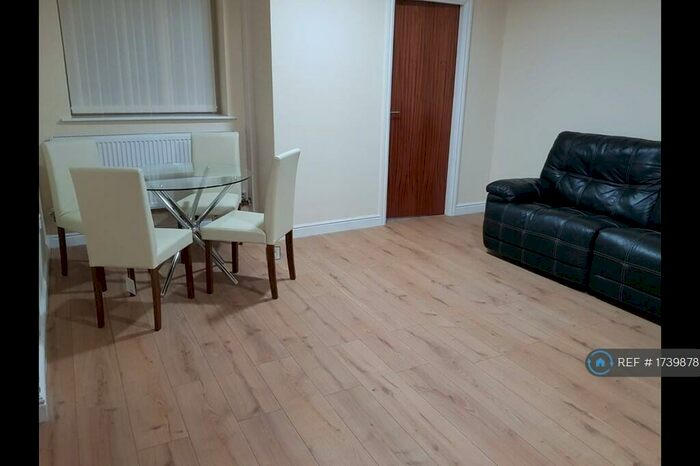 1 Bedroom Flat To Rent In Alexandra Road South, Manchester, M16