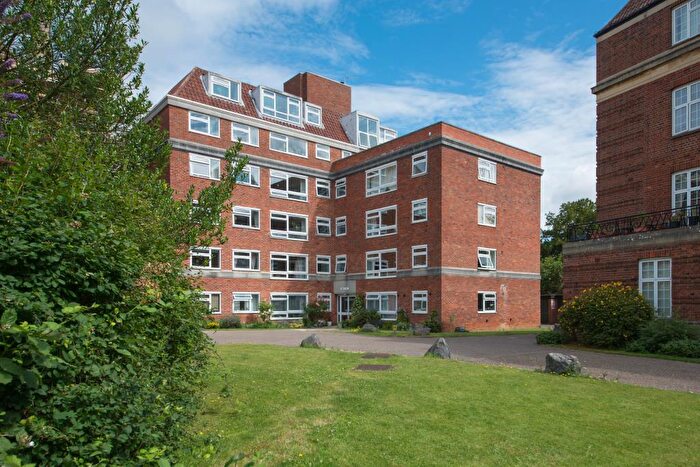 2 Bedroom Flat For Sale In Woodstock Close, Oxford, OX2