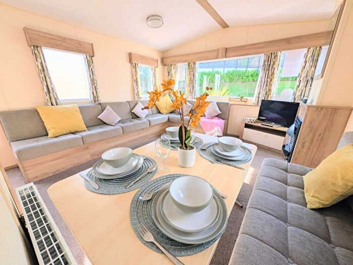 3 Bedroom Park Home For Sale In Dartmouth Road, Paignton, TQ4