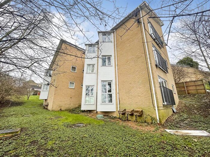 2 Bedroom Apartment For Sale In Ruskin Road, Belvedere, DA17