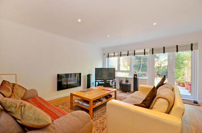 3 Bedroom Detached House To Rent In Brecknock Road, London, N7