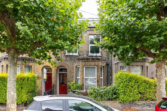 2 Bedroom Flat To Rent In Park Grove, Stratford, E15