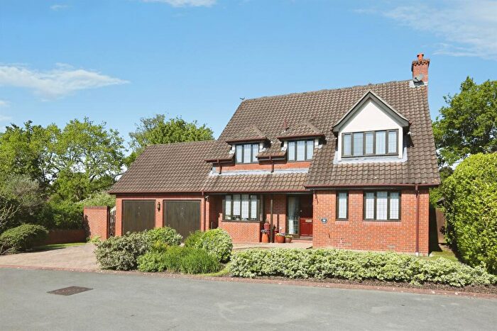 4 Bedroom Detached House For Sale In Brooklynn Close, Waltham Chase, Southampton, SO32