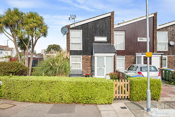 2 Bedroom End Of Terrace House For Sale In Dalberg Way, Abbey Wood, SE2
