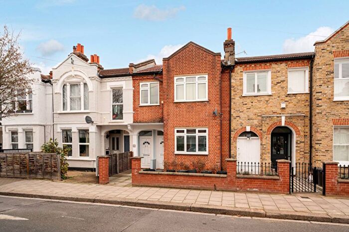 2 Bedroom Maisonette To Rent In Mantilla Road, Furzedown, London, SW17