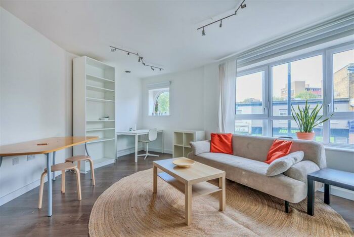 1 Bedroom Apartment To Rent In Dreadnought Court, Surrey Quays, SE16