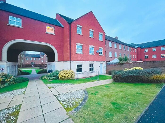 2 Bedroom Flat To Rent In Thacker Drive, Lichfield, WS13