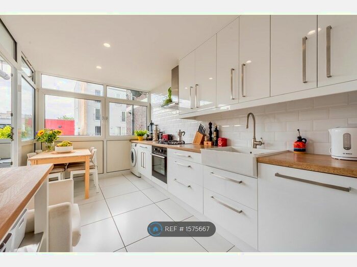 3 Bedroom Flat To Rent In Beckwith House, London, E2