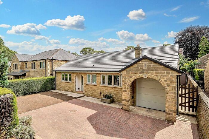 3 Bedroom Detached Bungalow For Sale In Knowles Road, Brighouse, HD6