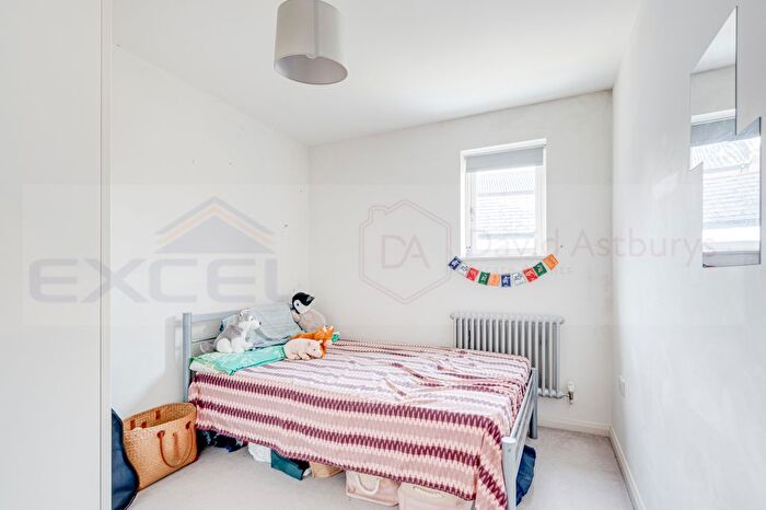 1 Bedroom Flat To Rent In Crediton Hill, London, West Hamsptead, NW6