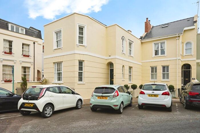 4 Bedroom Link Detached House For Sale In St. Lukes Road, Cheltenham, Gloucestershire, GL53