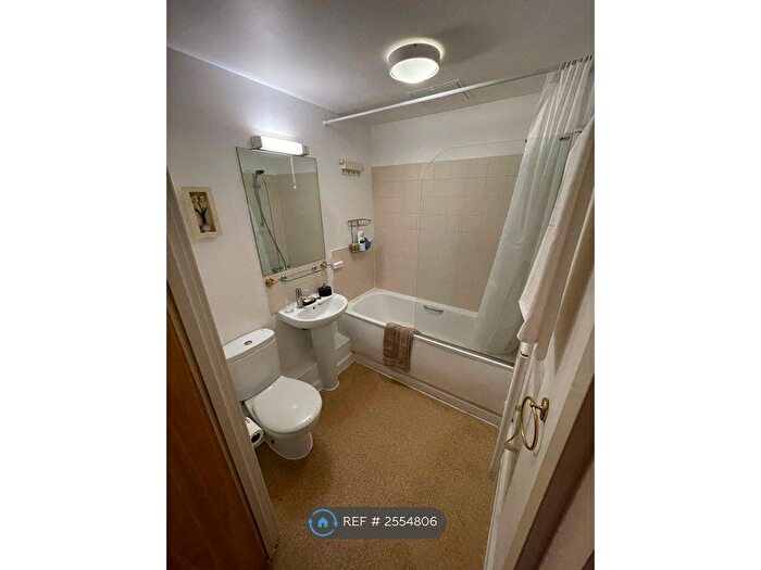 2 Bedroom Flat To Rent In Avro House, London, NW9