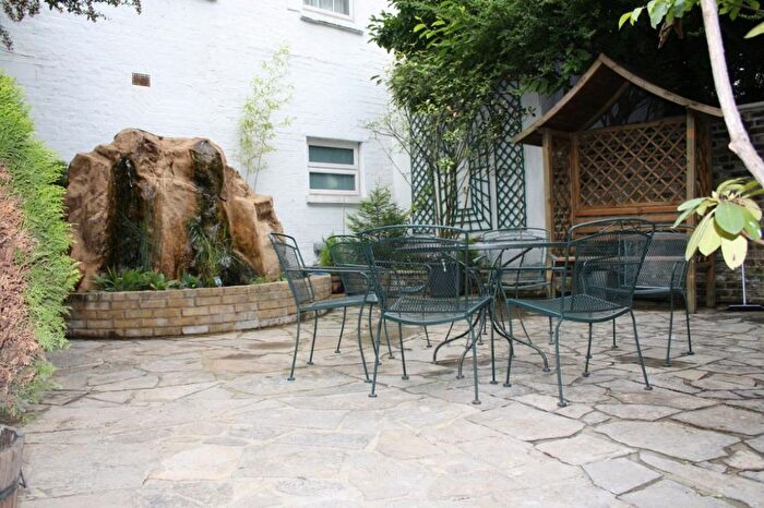 1 Bedroom Flat To Rent In Gloucester Place, London, W1U