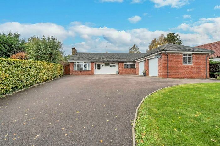 5 Bedroom Detached Bungalow For Sale In South Lopham, IP22
