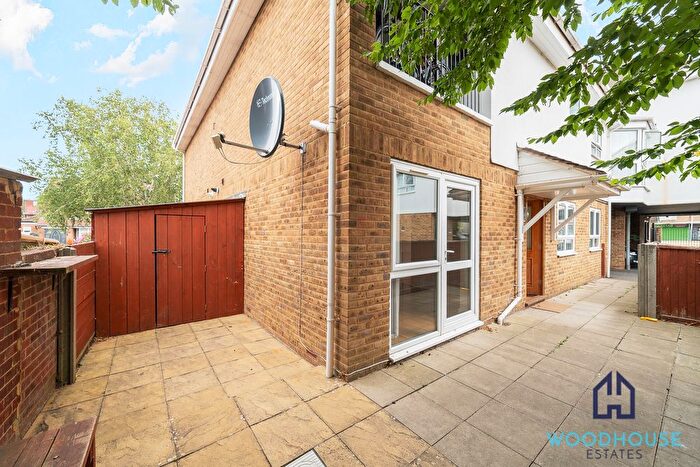2 Bedroom Flat To Rent In Welbeck Avenue, Hayes, UB4
