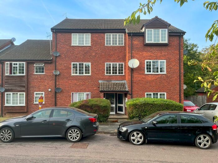 1 Bedroom Flat To Rent In St Peters Close, Daventry, NN11