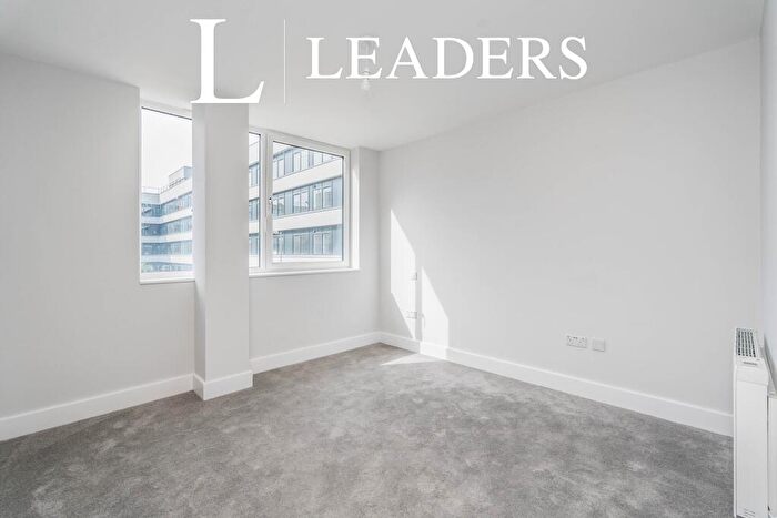 1 Bedroom Apartment To Rent In Compass Point, Southampton, SO16