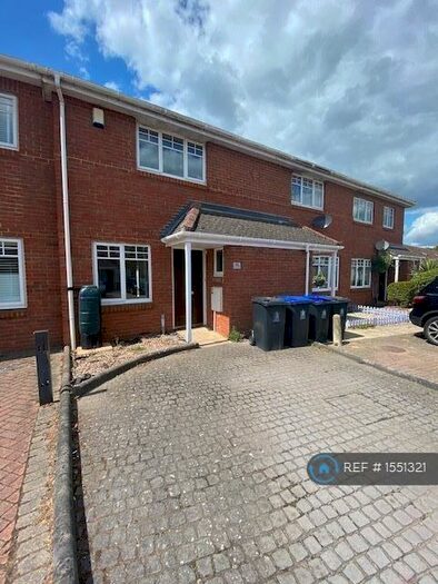 2 Bedroom Terraced House To Rent In Willow Wood Close, Burnham, SL1