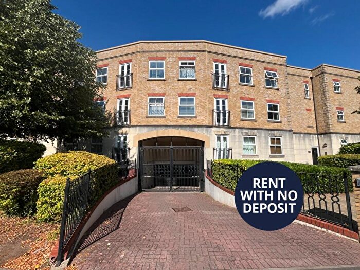 2 Bedroom Flat To Rent In Dickens Heath Road, Dickens Heath, Solihull, West Midlands, B90