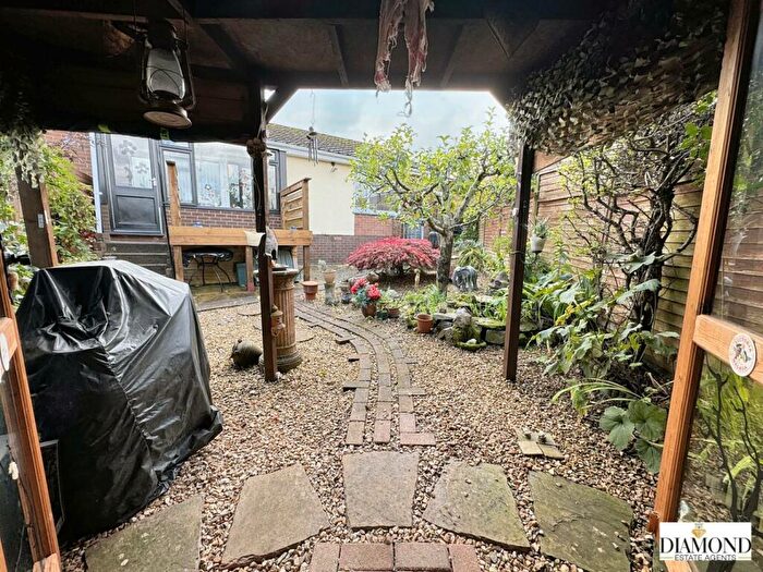 2 Bedroom Semi-Detached Bungalow For Sale In Bampfylde Close, Tiverton, EX16