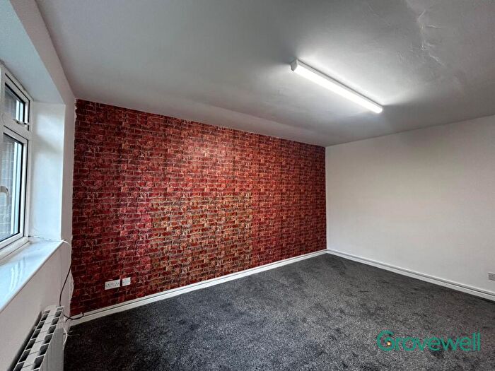 1 Bedroom Flat To Rent In Carlton Court, Kersal Road, Prestwich, Manchester, M25