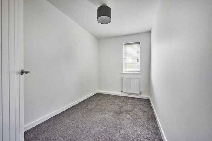 2 Bedroom Apartment To Rent In The Putterills, Harpenden, Herts, AL5