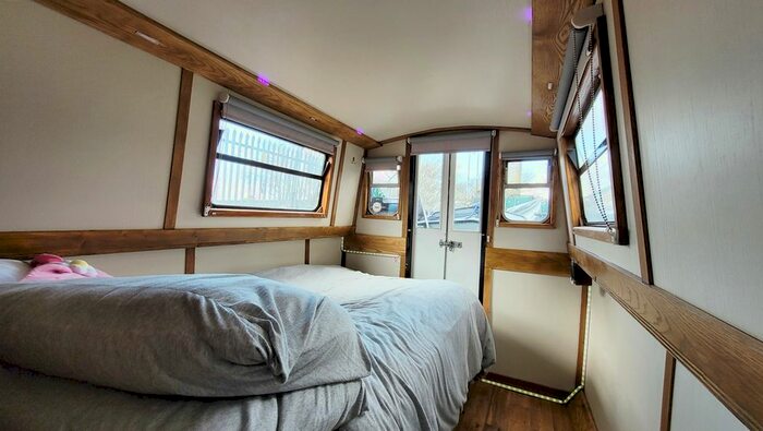 1 Bedroom Houseboat To Rent In Notting Hill, London, W9