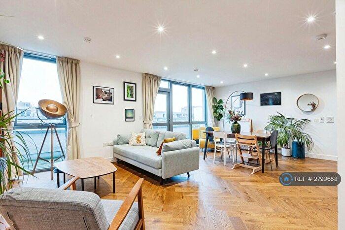 2 Bedroom Flat To Rent In Arlington Avenue, London, N1