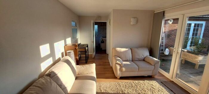 Studio To Rent In Main Road, Sundridge, TN14