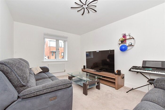 3 Bedroom Semi Detached House For Sale In Bethell Road, Faversham, Kent, ME13