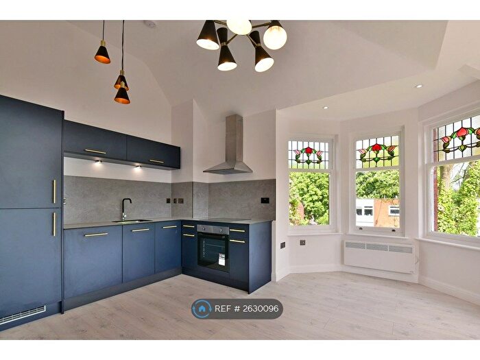 2 Bedroom Flat To Rent In Davenport Park Road, Stockport, SK2