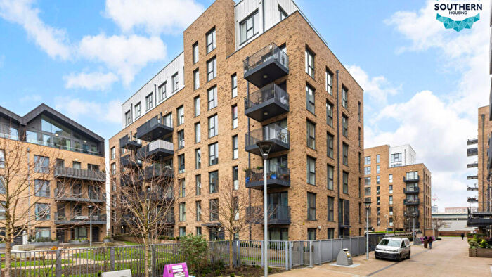 3 Bedroom Flat For Sale In Ashley Court, Bolinder Way, London, E3