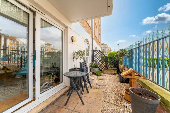 1 Bedroom Flat To Rent In Britannia Court, The Strand, Brighton, BN2