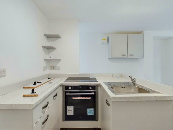 1 Bedroom Flat To Rent In Elm Grove, Worthing, West Sussex, BN11