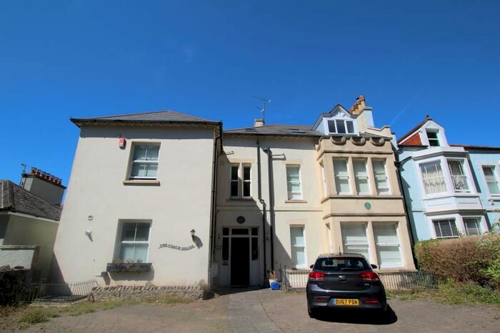 2 Bedroom Flat To Rent In Woodhill Road, Portishead, Bristol, BS20